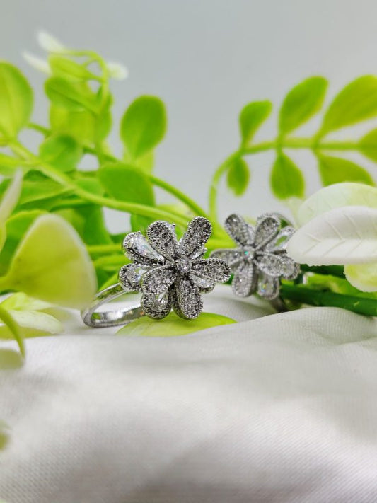 Silver blooming flower adjustable ring with shining crystals – elegant ring for girls