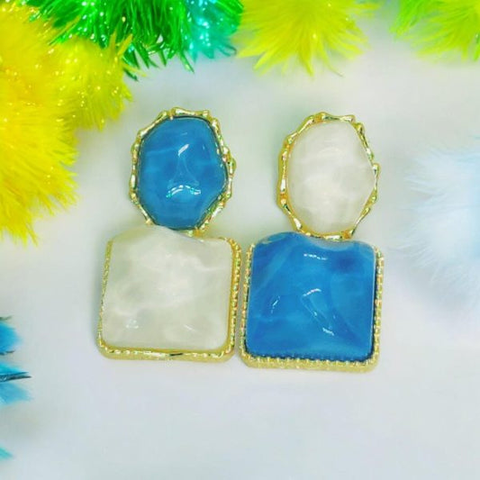 Elegant Blue and White Resin Statement Earrings with Gold Accents – Bold Modern Jewelry for Women