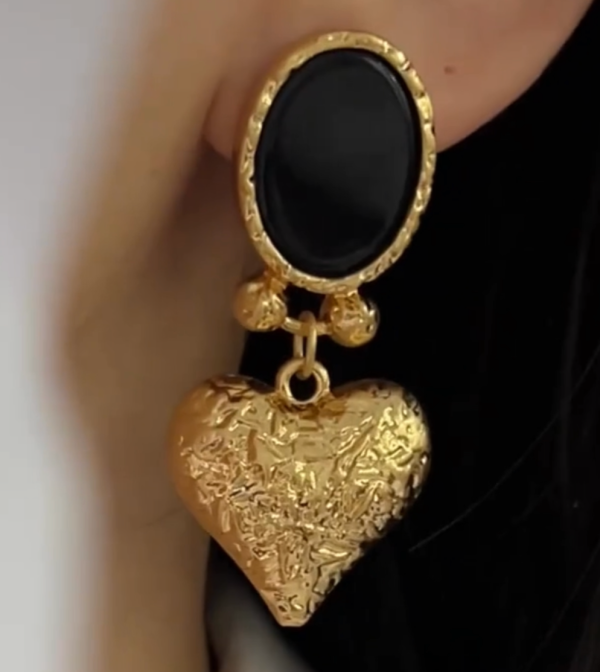Exquisite Heart Charm Statement Earrings with Glossy Top and Golden Pendant – Korean Design