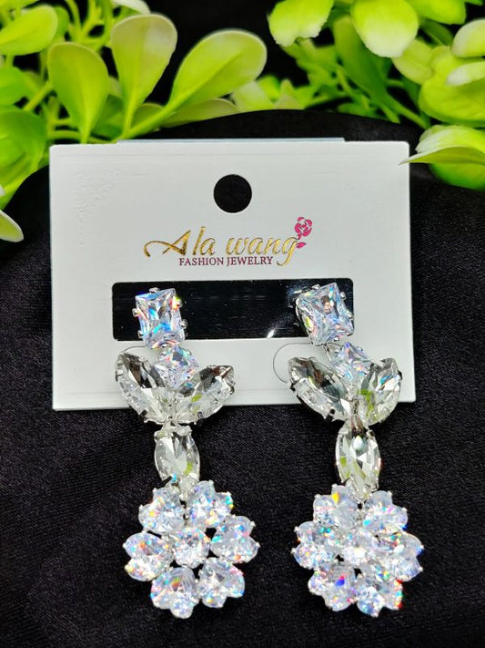 Radiant Floral Elegance Drop Earrings – Timeless Sophistication & Sparkle