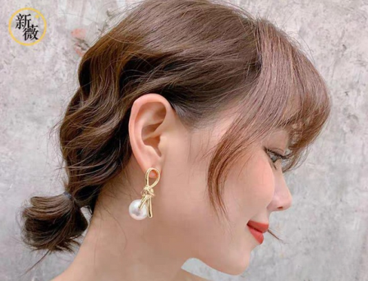 Knot Pearl Clip-On Earrings in Silver Grey – Fashion Artificial Jewelry for Women in Pakistan
