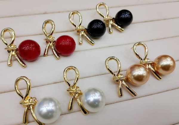 Knot Pearl Clip-On Earrings in Silver Grey – Fashion Artificial Jewelry for Women in Pakistan