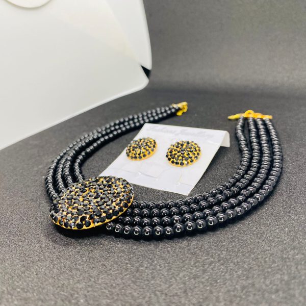 Stylish Pearls Necklace Set With Earrings β Elegant Beaded Jewelry For Girls & Women β Green, Blue, Black Variants