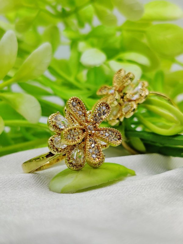 Golden blooming flower adjustable ring with sparkling stones – luxury women’s jewelry