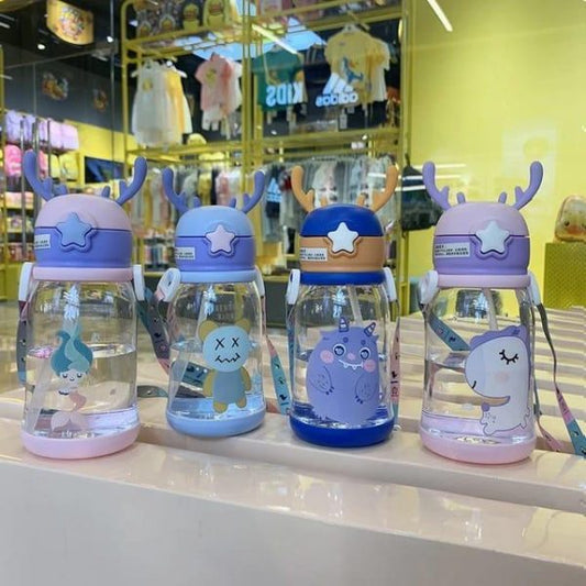 "Reindeer-themed kids water bottle 600ml with thorn design and secure lid – BPA-free plastic"