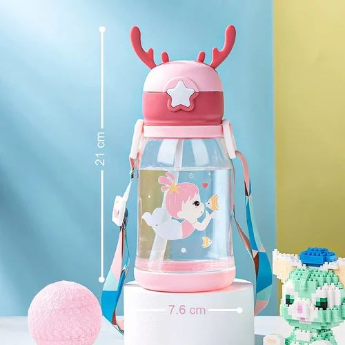 "Reindeer-themed kids water bottle 600ml with thorn design and secure lid – BPA-free plastic"