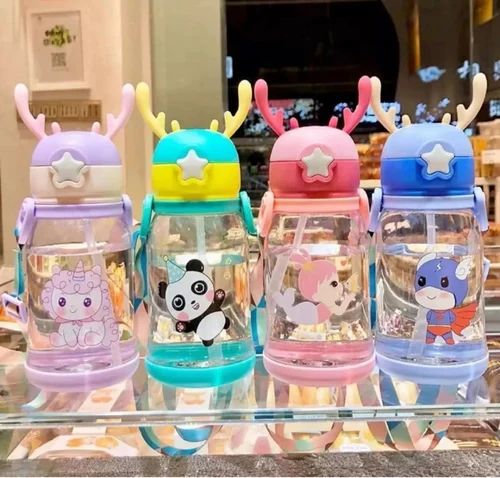 "Reindeer-themed kids water bottle 600ml with thorn design and secure lid – BPA-free plastic"