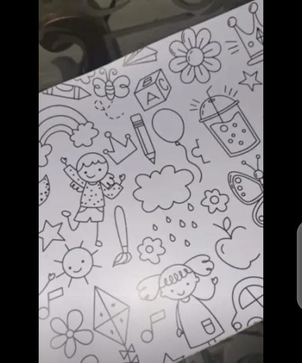 extra-long coloring paper roll – a fun, mess-free way for kids to explore art, express ideas, and develop motor skills!