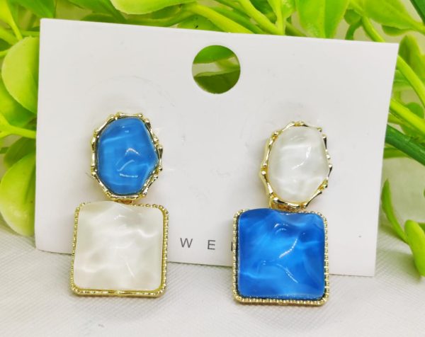 Elegant Blue and White Resin Statement Earrings with Gold Accents – Bold Modern Jewelry for Women
