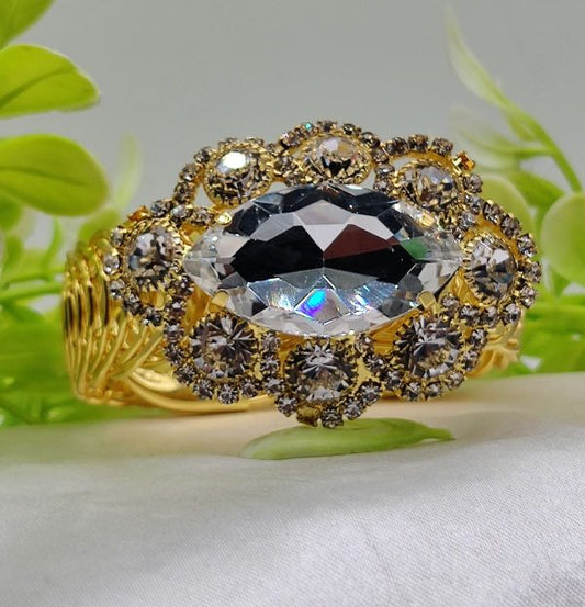 Golden oval crystal adjustable bracelet – imported luxury wrist accessory for women