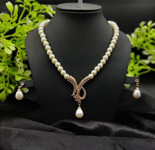 Imported Exquisite Pearl Necklace Set with Radiant Pendant and Matching Earrings for Girls & Women – Elegant Jewelry for Weddings & Parties