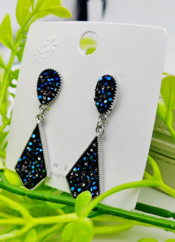Radiant Black Crystal Drop Earrings with Silver-Tone Finish – Elegant Teardrop & Diamond Design for Women